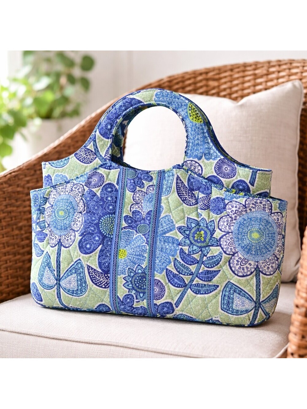 Vera Bradley Daisy Doodle Quilted Tote Bag Blue Green Floral Cotton Purse